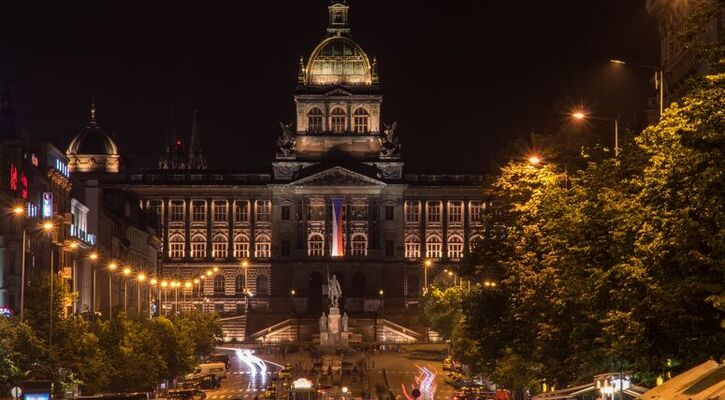 Otobüs İle Orta Avrupa Turu 6 Gece 8 Gün Tüm Şehir Turları Dahil (V0007) 